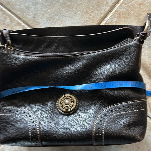 Vintage Dooney & Bourke Brown Pebbled Leather Round Logo Small Hobo Bag - Picture 11 of 12